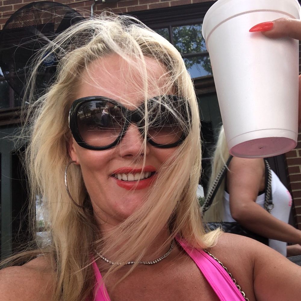 Meet your Posher, Helen